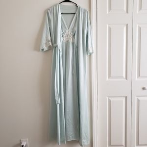 Vintage lorraine nightgown small 100% nylon